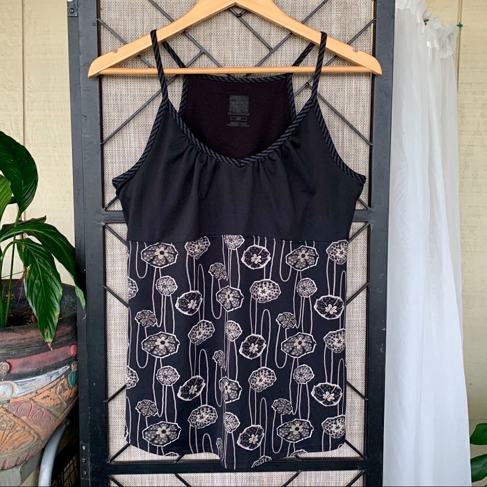The North Face Vapor Wick Black Sport Casual Tank